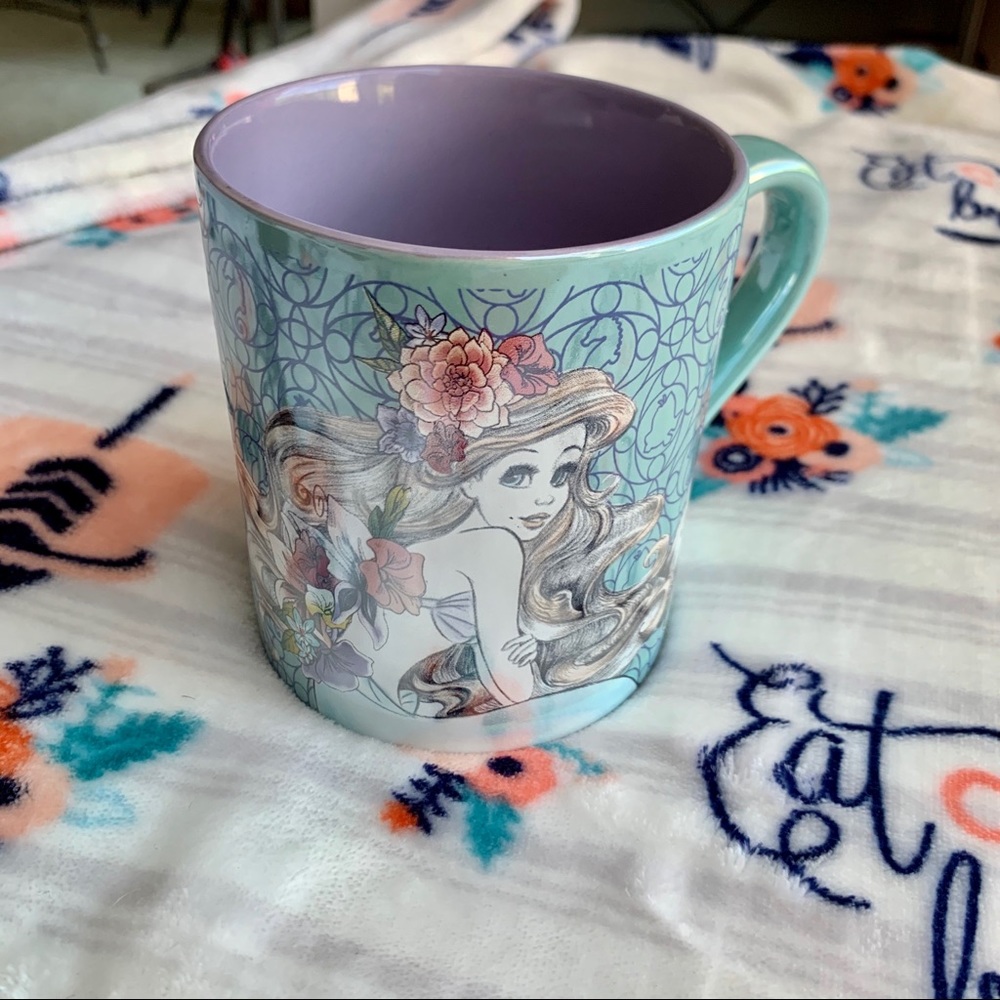 LAST 1! 🧜🏻‍♀️ Disney’s Ariel Mug 🧜🏻‍♀️ - Picture 6 of 10